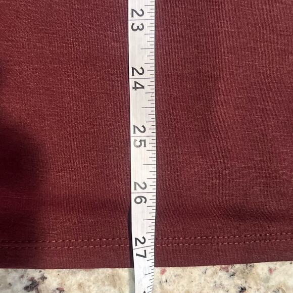 Catherines Black Label short sleeve knit maroon top round studs on front size 2X - Picture 8 of 10